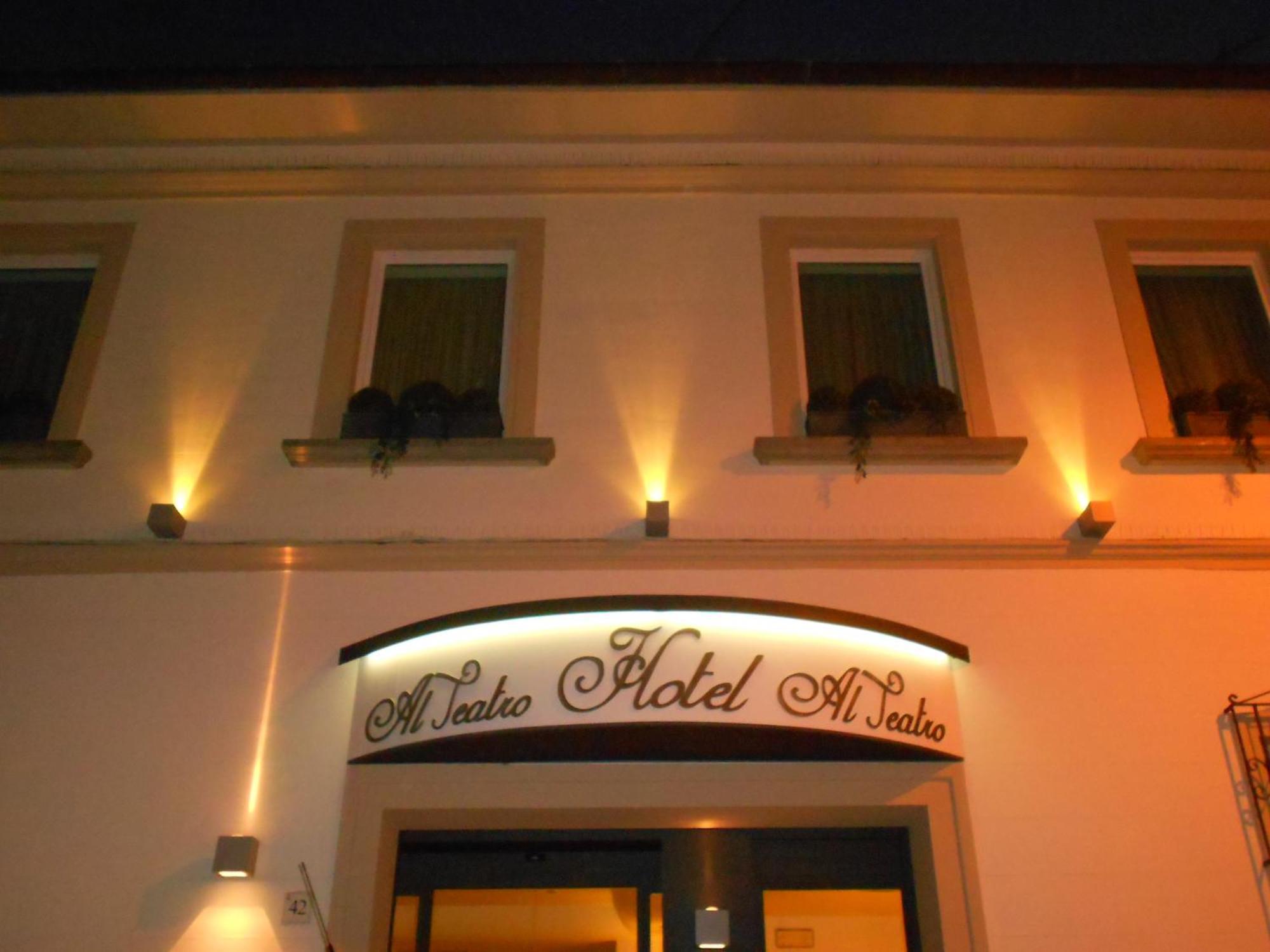 Al Teatro Hotel Livorno Exterior photo