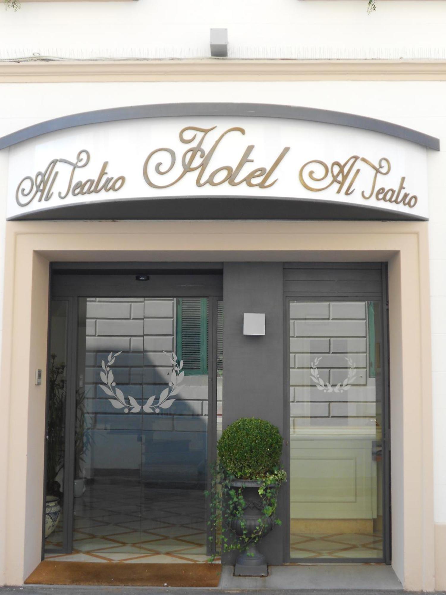 Al Teatro Hotel Livorno Exterior photo